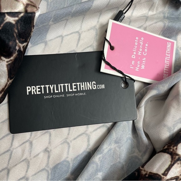 NWT PRETTY LITTLE THING “Grey Satin Snake Print Blazer Dress” - Picture 5 of 10